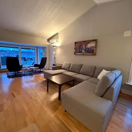 Arctic View House - Near Cable Car & Arctic Cathedral