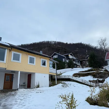 Arctic View House - Near Cable Car & Arctic Cathedral