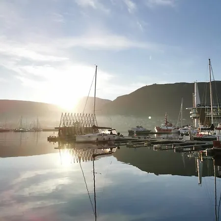 Arctic View House - Near Cable Car & Arctic Cathedral Apartmán *